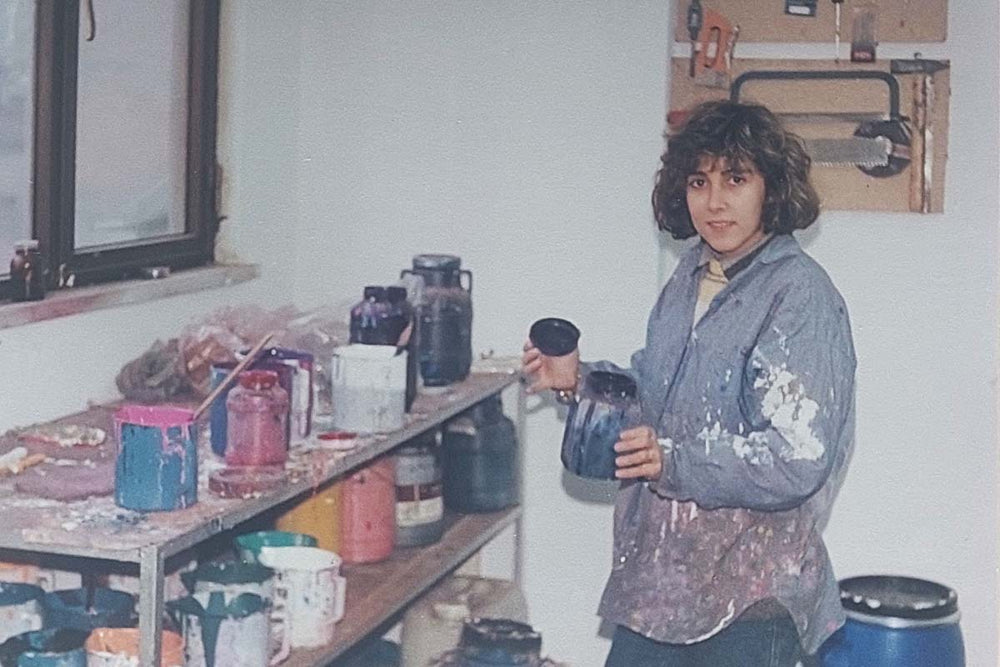 Sanatçı Gönül Kocabıçak'ın 1994 yılına ait sanat atölyesinde gerçekleştirdiği tuval üzeri boya çalışması arşivi