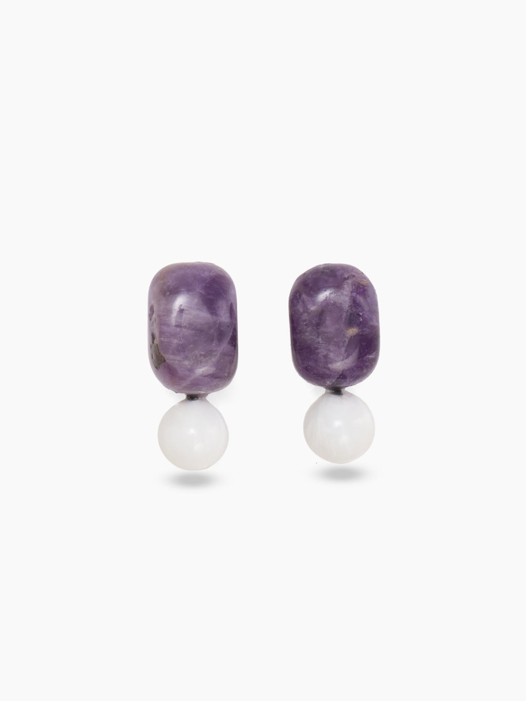 Mor ametist ve doğal sedef (mother of pearl) taşlı tasarım küpe ön görünüm