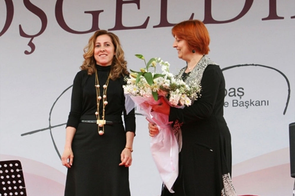 Sanatçı Gönül Kocabıçak'ın katıldığı prestijli resim yarışmasında kazandığı mansiyon ödülü töreni